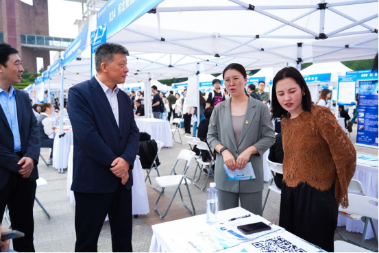 西北政法大学2027届毕业生秋季大型就业洽谈会（文综类）顺利举办——聚力秋招攻坚，赋能学子高质量就业